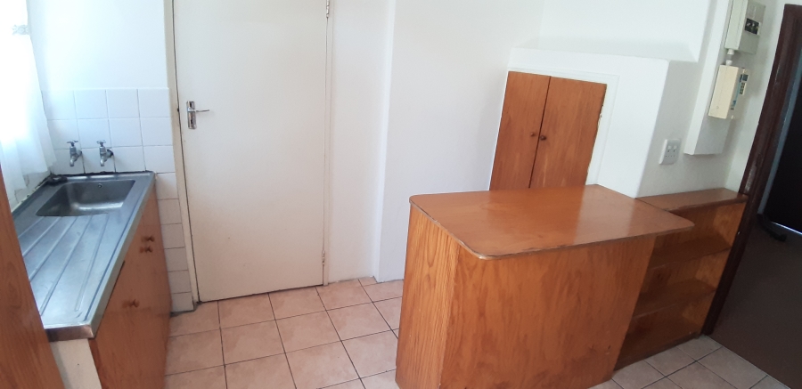 To Let 1 Bedroom Property for Rent in Rylands Western Cape